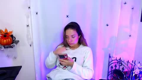 Natasha online show from 10/30/25, 01:23