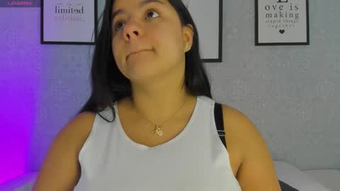 Snapshot of natasha_harpper chatting on 11/05/25, 11:32 Natasha online show from 11/05/25, 11:32