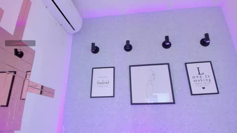 Snapshot of natasha_harpper chatting on 11/21/25, 11:53 Natasha online show from 11/21/25, 11:53