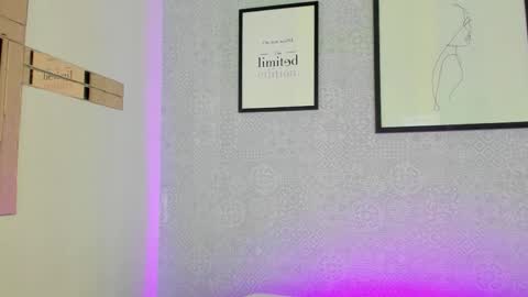 Snapshot of natasha_harpper chatting on 11/27/25, 11:23 Natasha online show from 11/27/25, 11:23