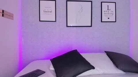 Snapshot of natasha_harpper chatting on 11/29/25, 11:02 Natasha online show from 11/29/25, 11:02