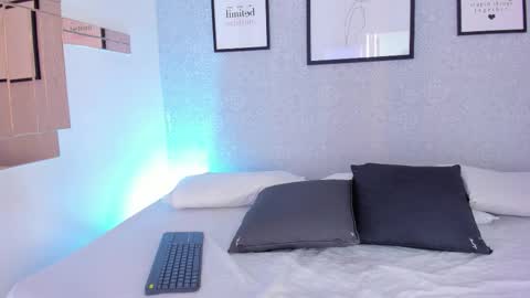 Snapshot of natasha_harpper chatting on 12/20/25, 11:06 Natasha online show from 12/20/25, 11:06