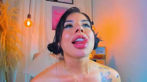 Snapshot of natasha_hartaman chatting on 03/09/25, 11:46 online show from 03/09/25, 11:46