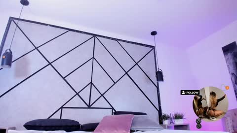 Snapshot of natasha_smith09 chatting on 01/03/25, 10:40 Natasha Smith online show from 01/03/25, 10:40