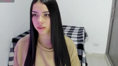 Snapshot of natasha_su chatting on 02/11/25, 03:50 Natalia online show from 02/11/25, 03:50