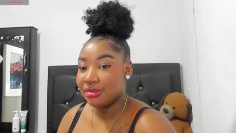 natasshaa_brown online show from 10/14/25, 12:44