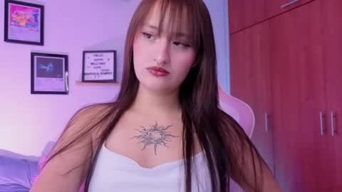 Snapshot of nathalia_ramirez_ chatting on 04/24/26, 04:59 Nathalia Ramirez online show from 04/24/26, 04:59