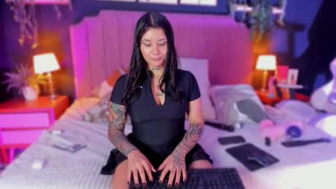 nathalia stone  online show from 03/21/26, 08:34