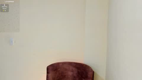 NATHALIE online show from 04/18/26, 07:07