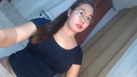 Snapshot of nathalie_hart chatting on 05/09/26, 04:50 Queen Marga online show from 05/09/26, 04:50
