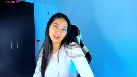 Nathalie online show from 12/23/24, 12:19