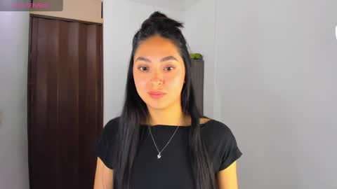 Snapshot of nathalie_rose chatting on 05/28/26, 03:04 Nathalie online show from 05/28/26, 03:04