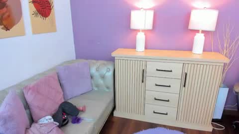 nathalie rossel online show from 04/20/26, 07:04