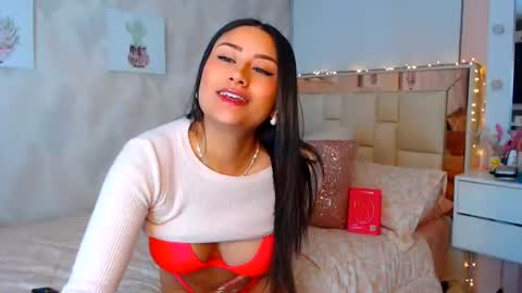 Snapshot of nathalierose_1 chatting on 07/12/26, 10:06 Nathalie Rose online show from 07/12/26, 10:06