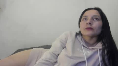 Snapshot of nathaly_love96 chatting on 09/30/25, 06:57 Nathaly online show from 09/30/25, 06:57
