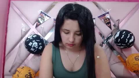 Snapshot of nathaly_low chatting on 10/23/25, 03:06 nathaly low online show from 10/23/25, 03:06