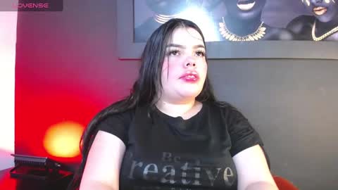 Snapshot of nathaly_rose1126 chatting on 09/26/25, 04:00   online show from 09/26/25, 04:00
