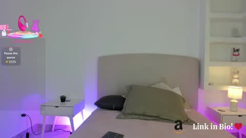 NATHALY  online show from 09/26/25, 10:41