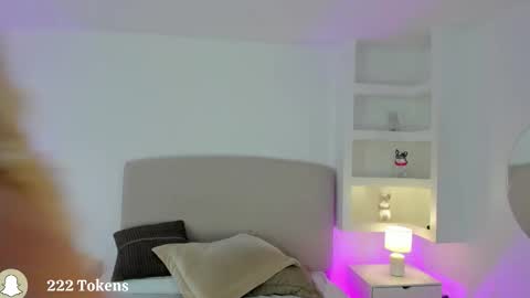 NATHALY  online show from 12/18/25, 10:43