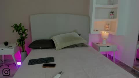 Snapshot of nathalyn05 chatting on 06/09/26, 10:49 NATHALY online show from 06/09/26, 10:49