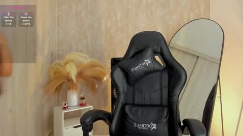 nathalyxx_ online show from 11/19/25, 02:06