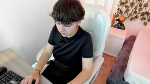 nathalyy_ds online show from 12/16/25, 07:08