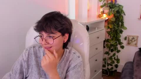 nathalyy_ds online show from 04/28/26, 09:09