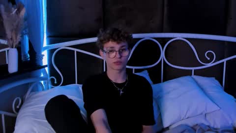 Snapshot of nathan_curl chatting on 09/14/25, 10:25 Nathan online show from 09/14/25, 10:25