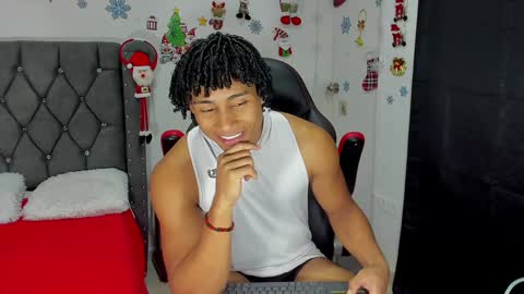 Snapshot of nathan_sexy247 chatting on 12/19/24, 02:01 Nathan online show from 12/19/24, 02:01