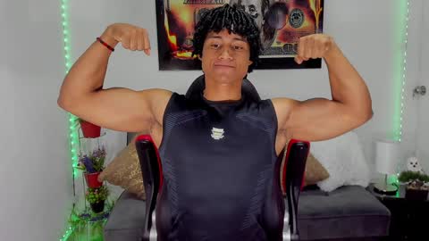 Snapshot of nathan_sexy247 chatting on 01/23/25, 10:43 Nathan online show from 01/23/25, 10:43