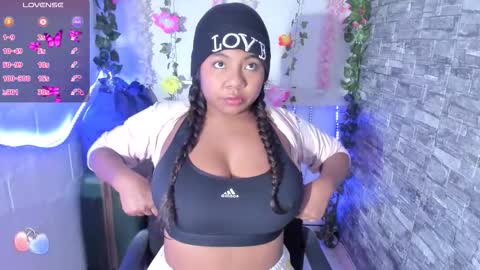 Naty online show from 12/01/25, 04:39