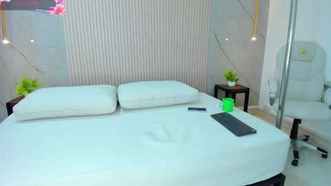 nathassa online show from 02/03/25, 11:42