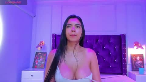 Snapshot of nathyy_garcia chatting on 02/11/25, 10:48 Nathyy online show from 02/11/25, 10:48