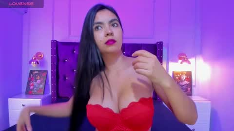 Snapshot of nathyy_garcia chatting on 02/13/25, 04:22 Nathyy online show from 02/13/25, 04:22