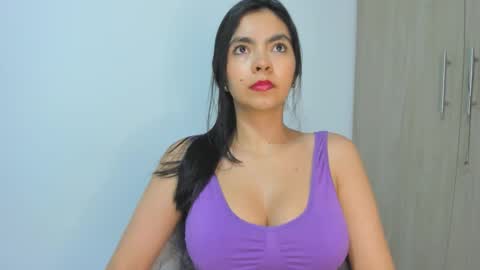 Snapshot of nathyy_garcia chatting on 10/17/25, 04:48 Nathyy online show from 10/17/25, 04:48