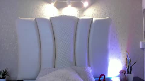 Natalia online show from 05/02/26, 06:13
