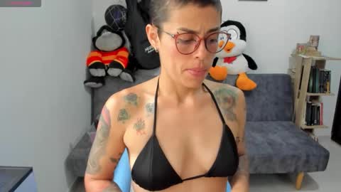 Snapshot of natt_op chatting on 10/18/25, 08:42 natt_op online show from 10/18/25, 08:42