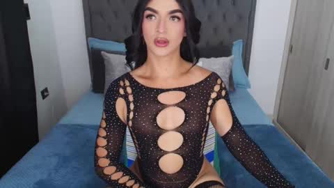 nattasha_dior online show from 10/16/25, 08:54