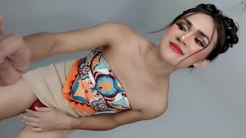 Nathalie smith online show from 06/05/26, 05:47