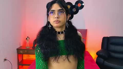 Snapshot of nattrose_ chatting on 09/23/25, 11:02 Natt  online show from 09/23/25, 11:02