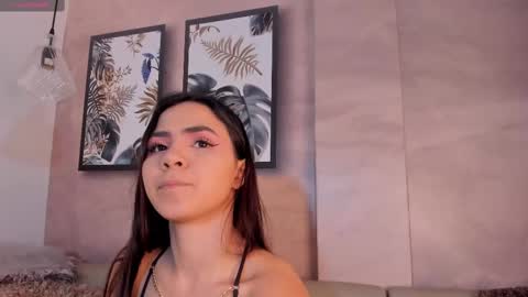 Snapshot of natty_roberts_ chatting on 02/20/25, 08:36 Natty online show from 02/20/25, 08:36