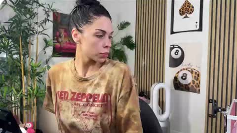 NATTY FIERROS online show from 10/09/25, 08:01