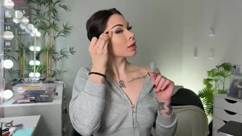 NATTY FIERROS online show from 04/06/26, 06:47