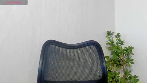 Snapshot of natural_form chatting on 09/14/25, 02:38 peach online show from 09/14/25, 02:38