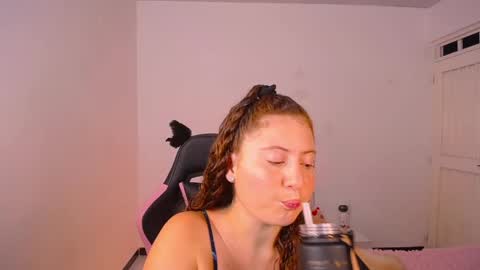 natural_ginger5 online show from 04/15/26, 10:32