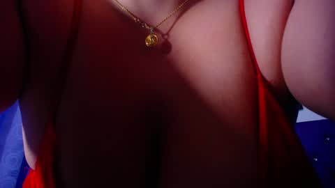 Snapshot of naturalboobs1 chatting on 02/04/25, 09:28 Annie online show from 02/04/25, 09:28