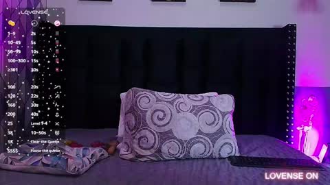 Gwen  online show from 12/02/24, 07:27