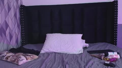 Gwen  online show from 12/25/24, 10:27