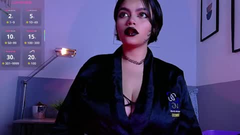 Gwen  online show from 10/30/25, 07:36