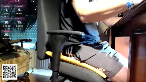 Nature online show from 11/10/25, 08:02